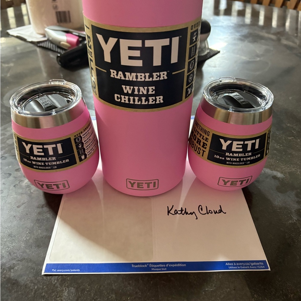 Yeti power pink wine set , chiller and two wine cups, all brand new. Rare set‼️